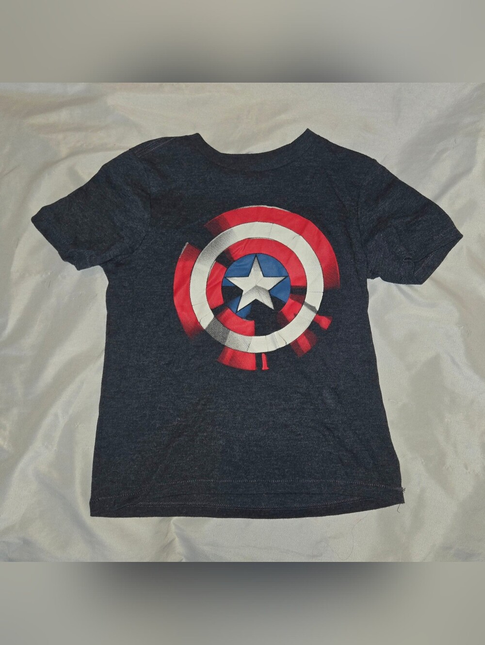 GAP Marvel Boy's Grey Kids Tee with Red White Blue Captain America Shield Small
